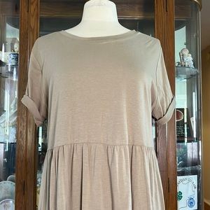 BNWT LIGHT OLIVE/TAN EMPIRE WAIST MIDI DRESS 👗!!!